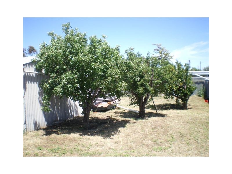 23 Arnold Street, Warracknabeal VIC 3393