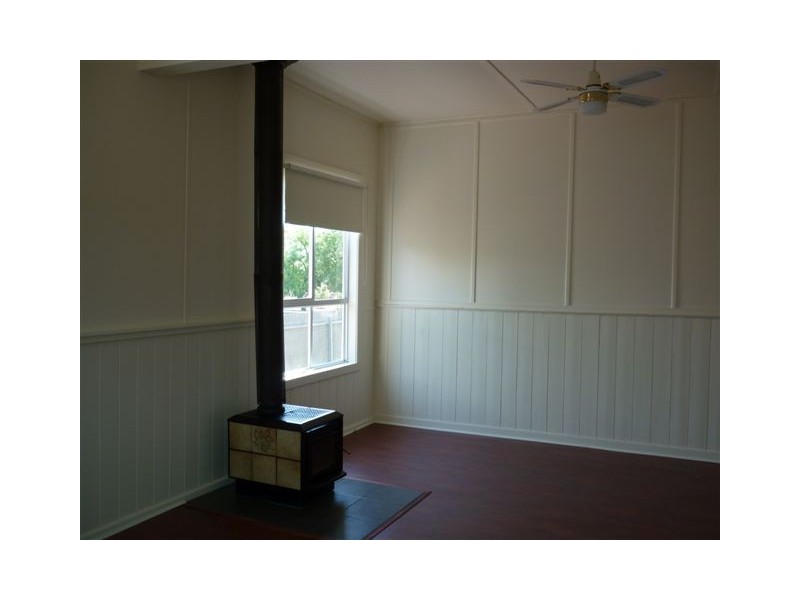 8 Devereaux street, Warracknabeal VIC 3393