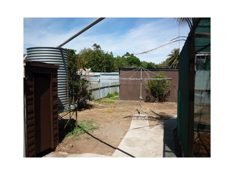 8 Devereaux street, Warracknabeal VIC 3393