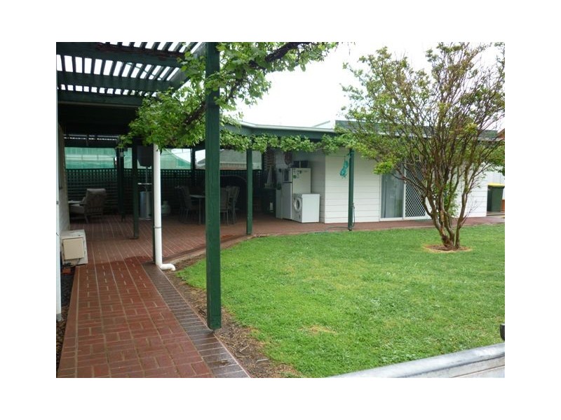 5 Park Street, Donald VIC 3480