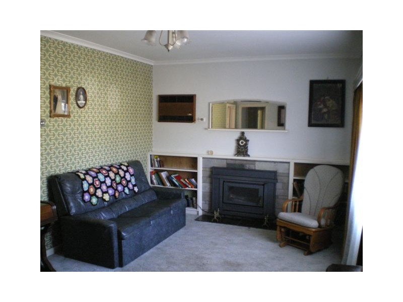 14 Burma Ave, Warracknabeal VIC 3393