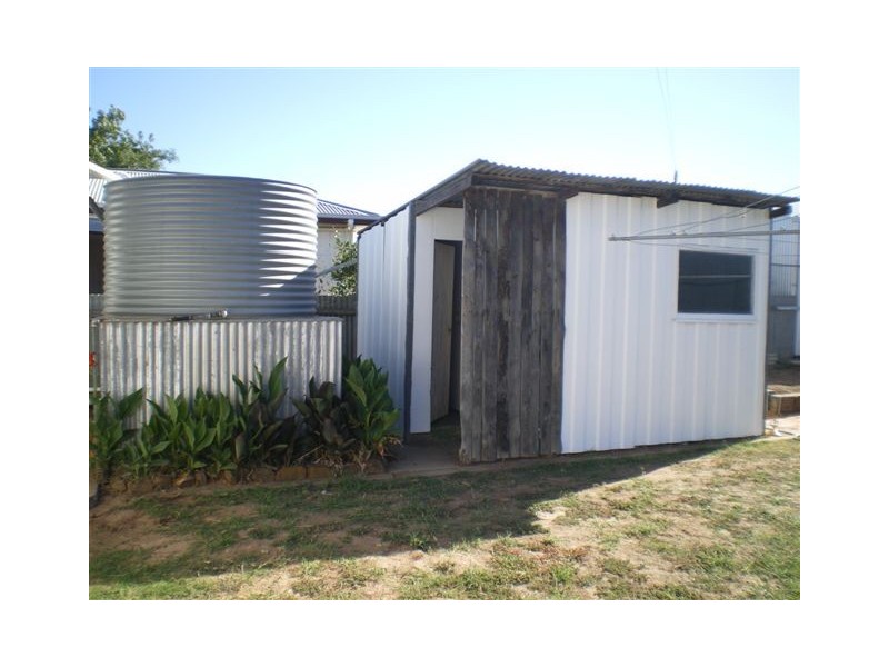 14 Burma Ave, Warracknabeal VIC 3393