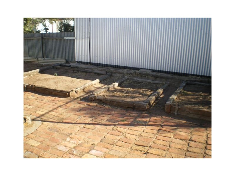 14 Burma Ave, Warracknabeal VIC 3393