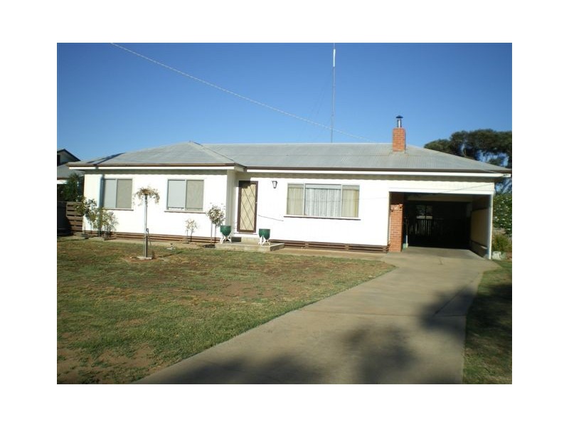 14 Burma Ave, Warracknabeal VIC 3393