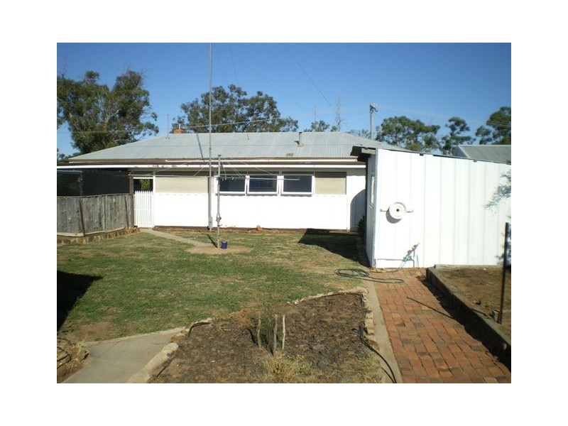 14 Burma Ave, Warracknabeal VIC 3393