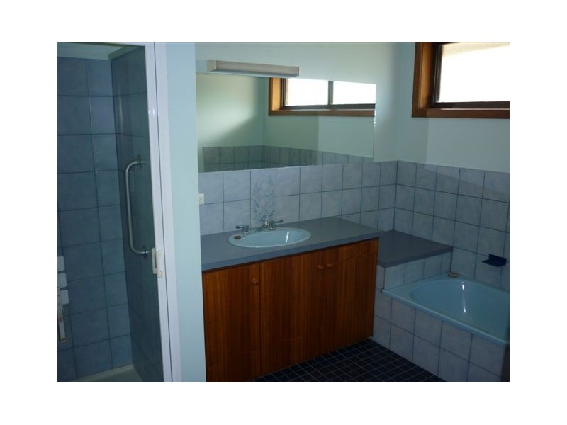 195 Woods Street, Donald VIC 3480