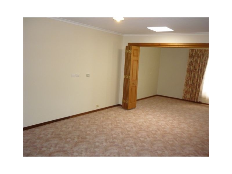 195 Woods Street, Donald VIC 3480