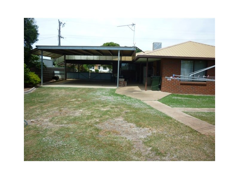 195 Woods Street, Donald VIC 3480