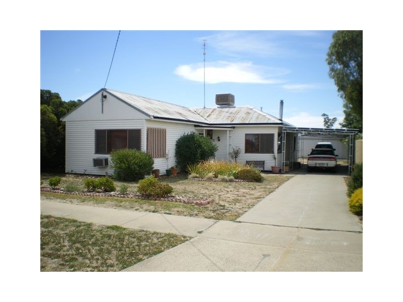 28 Wood Street, Warracknabeal VIC 3393