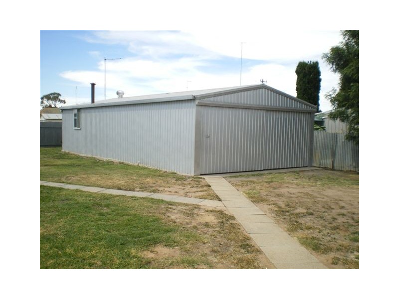 28 Wood Street, Warracknabeal VIC 3393
