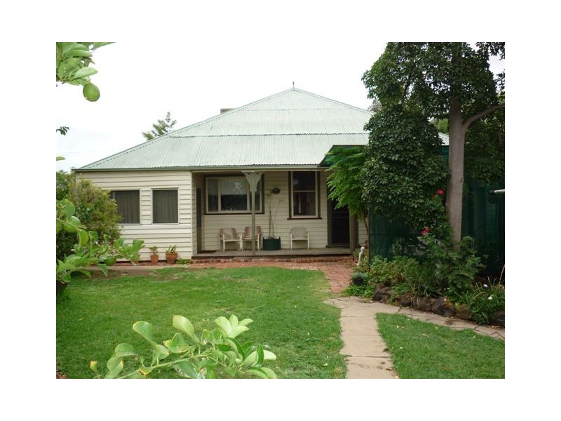 37 Deakin Street, Beulah VIC 3395