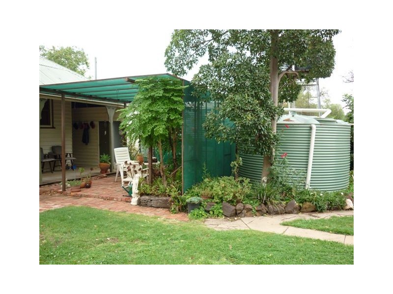 37 Deakin Street, Beulah VIC 3395