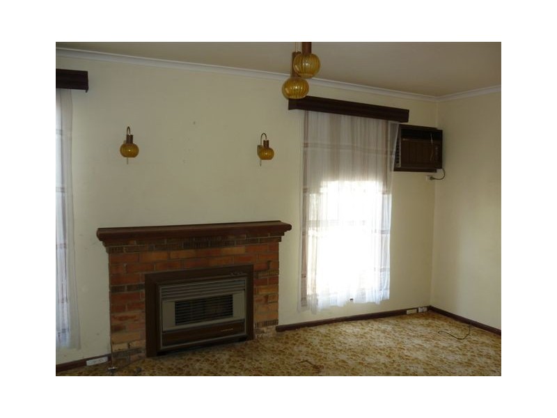 14 Beggs Street, Warracknabeal VIC 3393