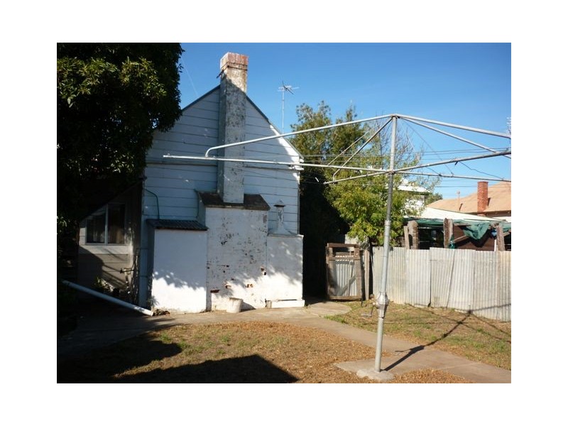 14 Beggs Street, Warracknabeal VIC 3393