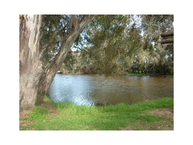 13 Scott Street, Warracknabeal VIC 3393