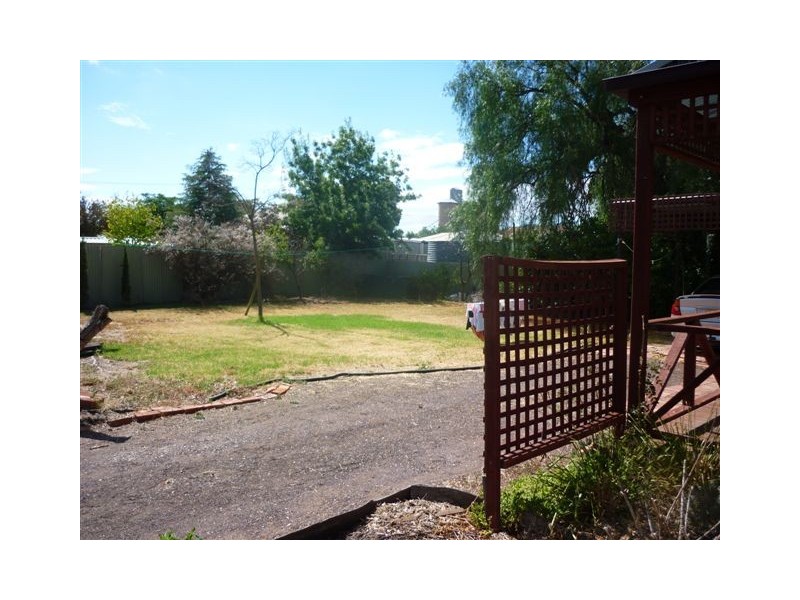1 Meyer Street, Donald VIC 3480