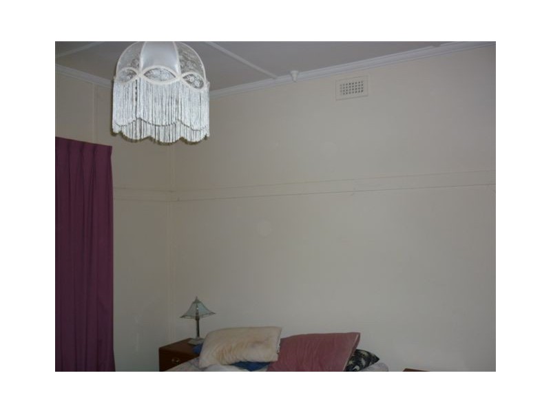 8 Molyneaux street, Warracknabeal VIC 3393