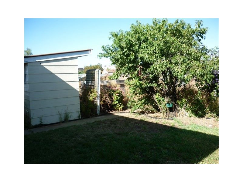 8 Molyneaux street, Warracknabeal VIC 3393