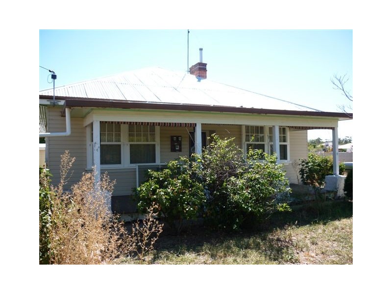 8 Molyneaux street, Warracknabeal VIC 3393