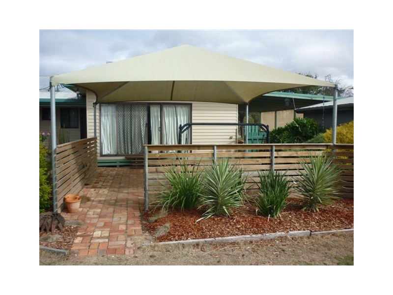 11 McCracken Avenue, Donald VIC 3480