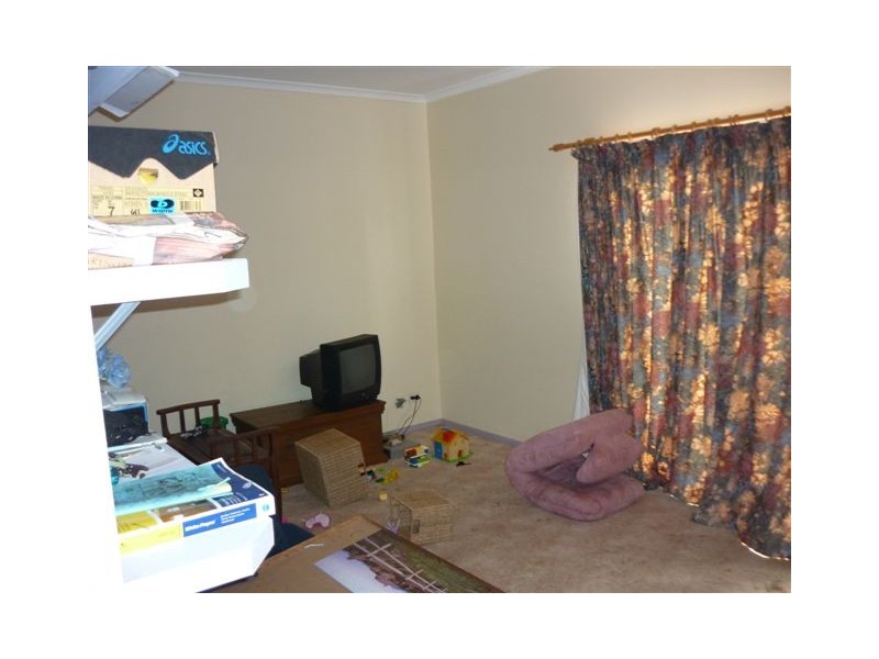 11 McCracken Avenue, Donald VIC 3480