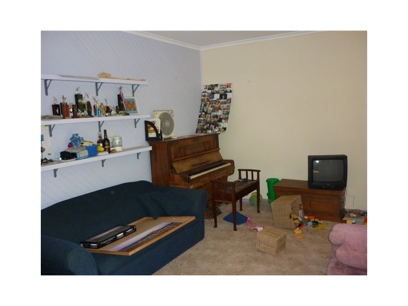 11 McCracken Avenue, Donald VIC 3480