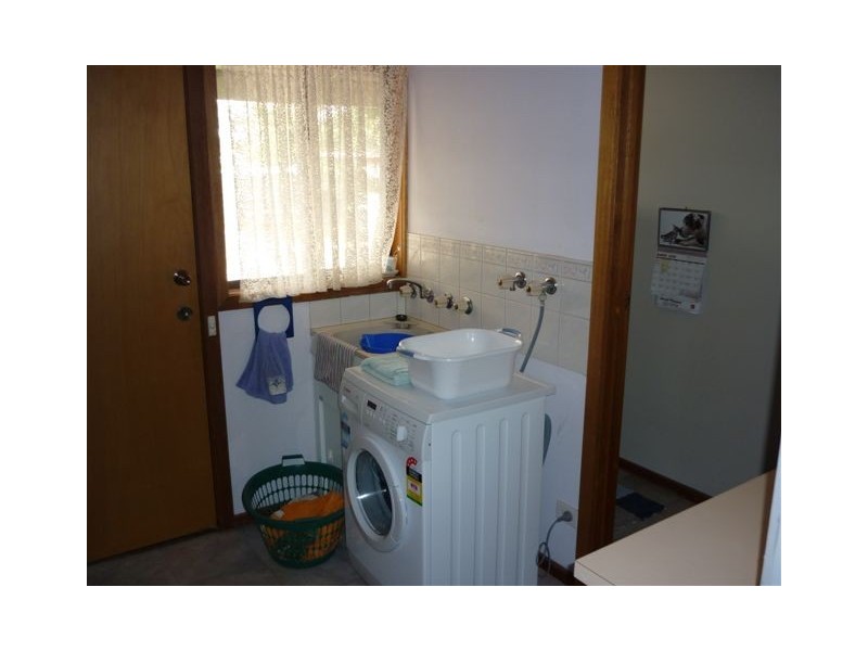 11 McCracken Avenue, Donald VIC 3480