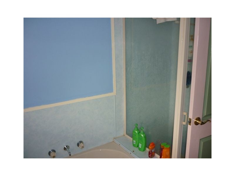 11 McCracken Avenue, Donald VIC 3480