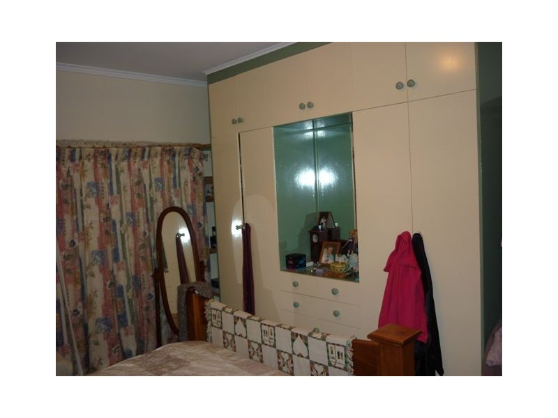 11 McCracken Avenue, Donald VIC 3480