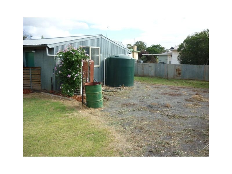 11 McCracken Avenue, Donald VIC 3480