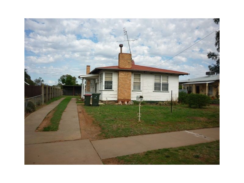 210 Woods Street, Donald VIC 3480