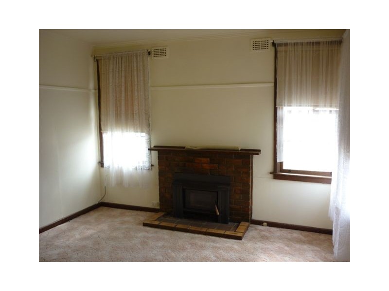 210 Woods Street, Donald VIC 3480