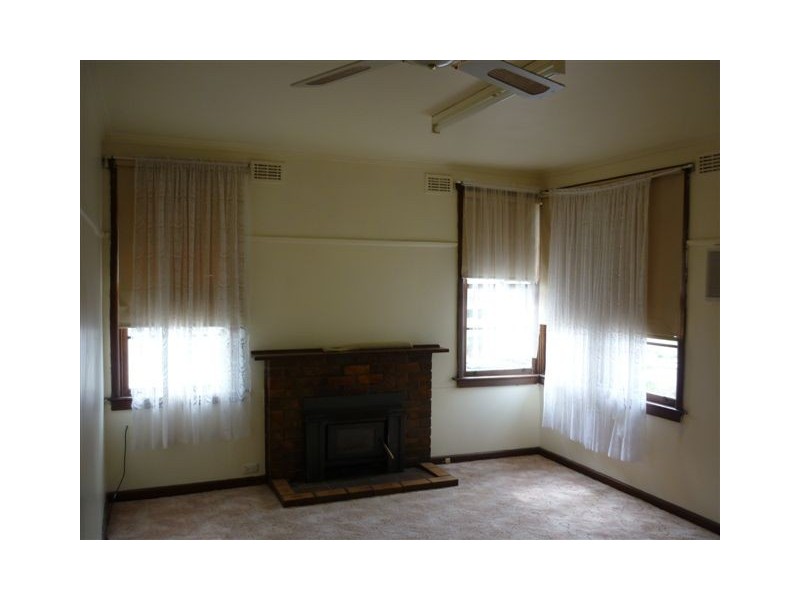 210 Woods Street, Donald VIC 3480