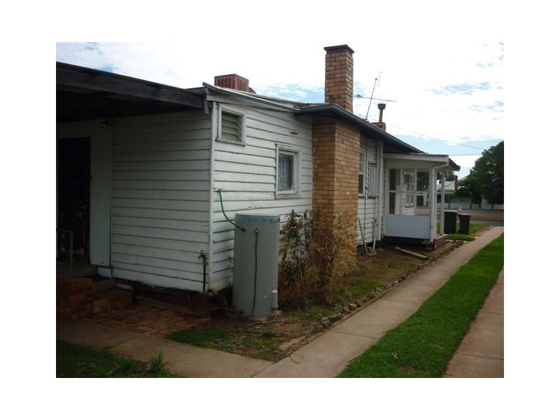 210 Woods Street, Donald VIC 3480