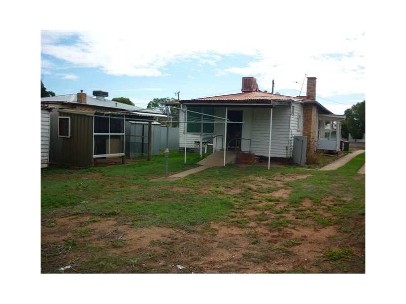 210 Woods Street, Donald VIC 3480