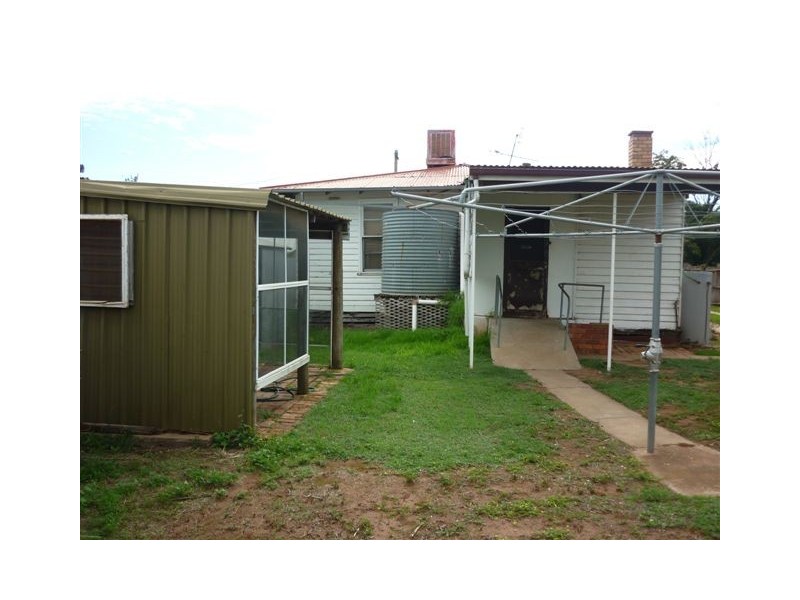 210 Woods Street, Donald VIC 3480