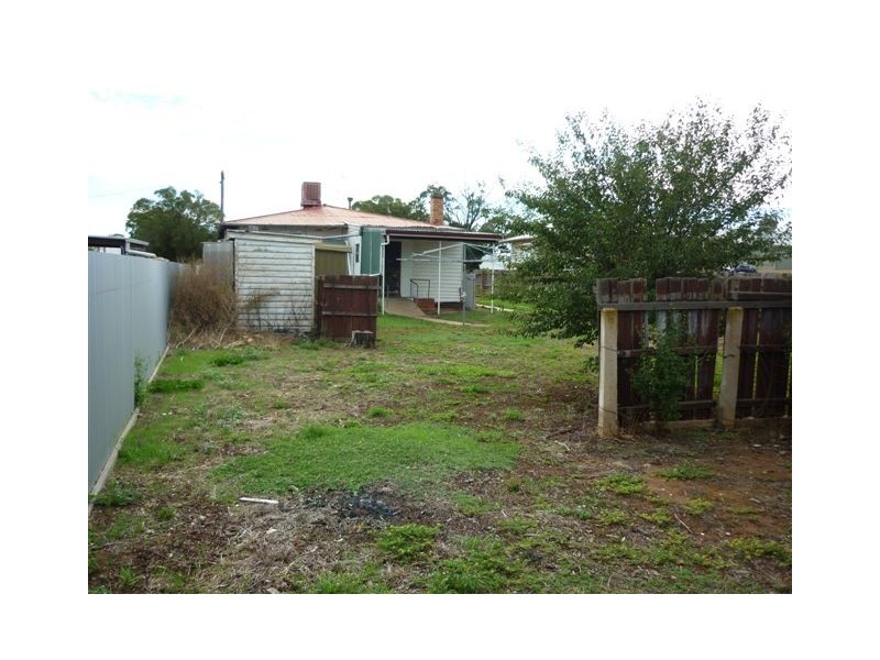 210 Woods Street, Donald VIC 3480