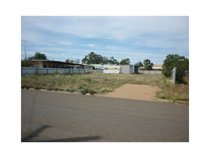 16 Elizabeth St, Donald VIC 3480