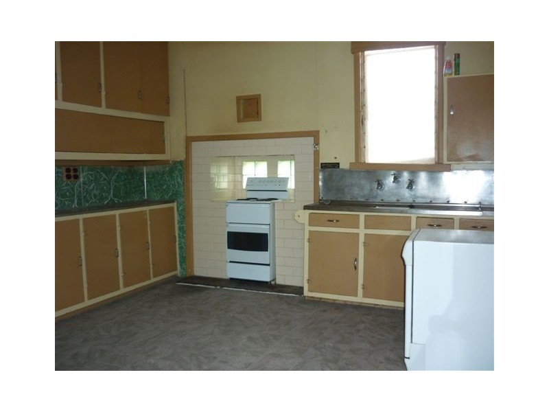 34 Cave Street, Donald VIC 3480