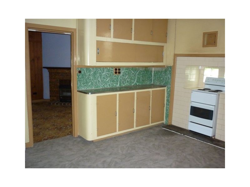 34 Cave Street, Donald VIC 3480