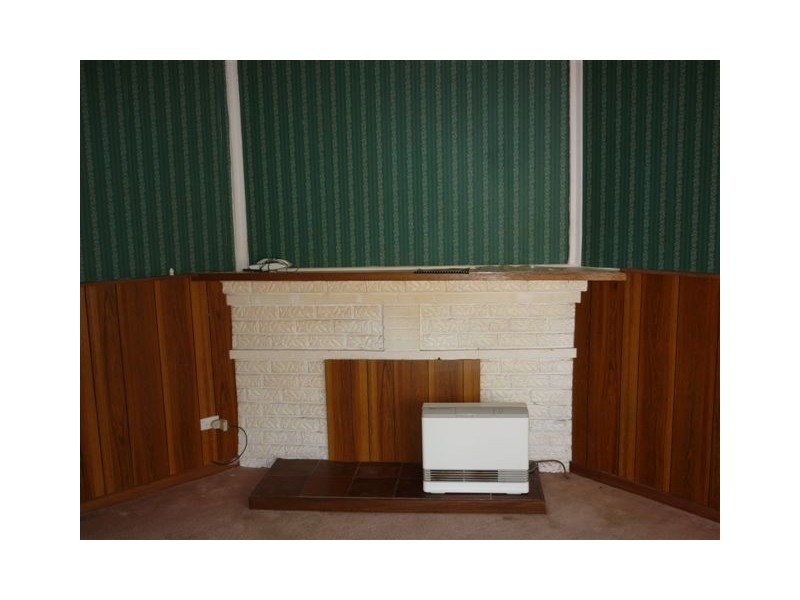 81 Molyneaux Street, Warracknabeal VIC 3393