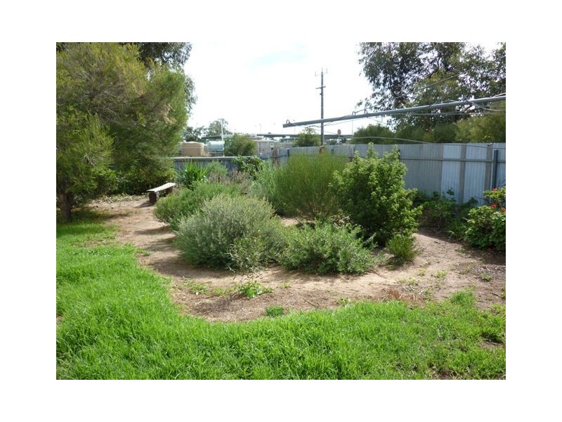 81 Molyneaux Street, Warracknabeal VIC 3393