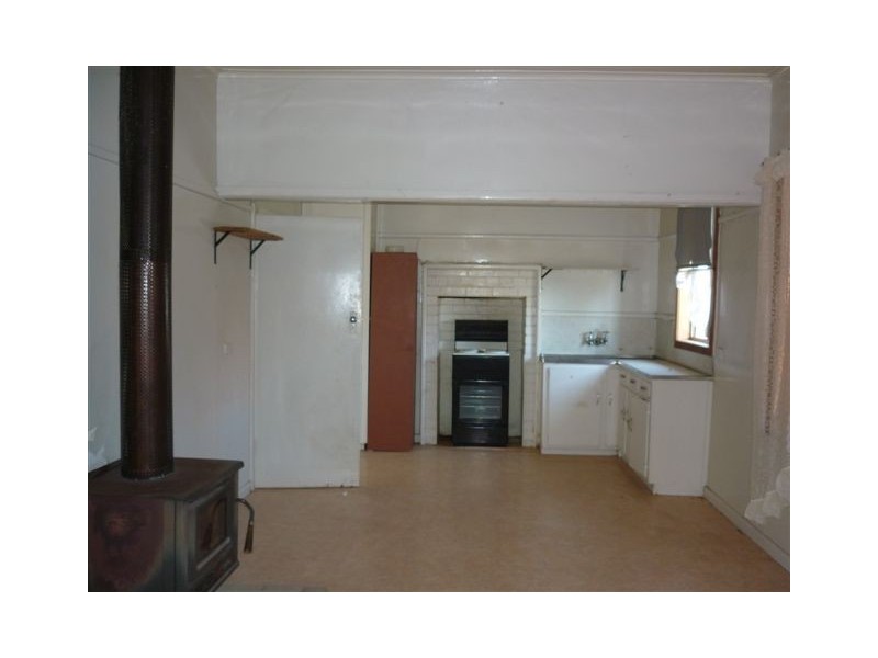 212 Woods Street, Donald VIC 3480