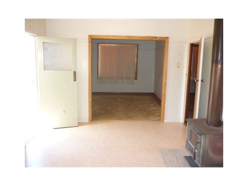 212 Woods Street, Donald VIC 3480