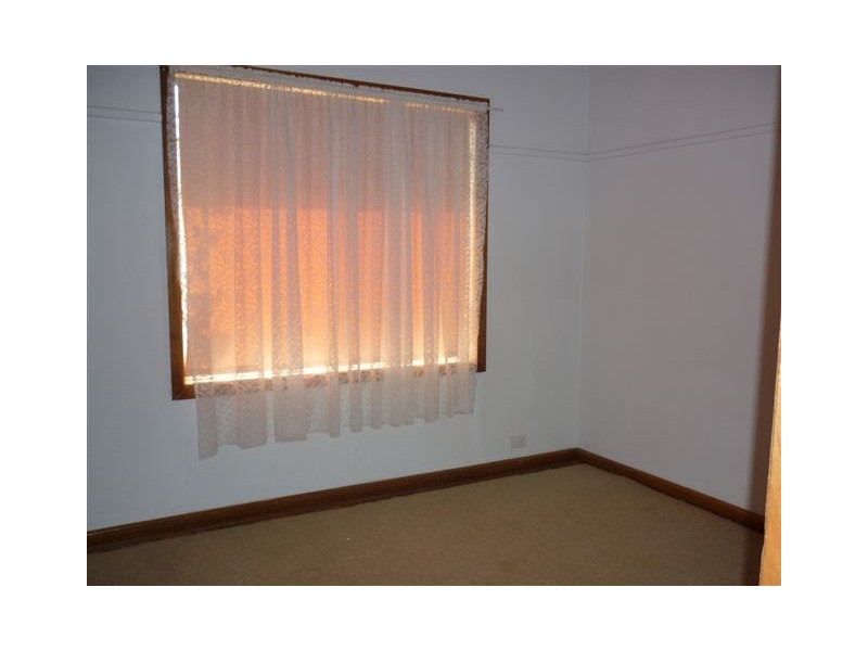 212 Woods Street, Donald VIC 3480