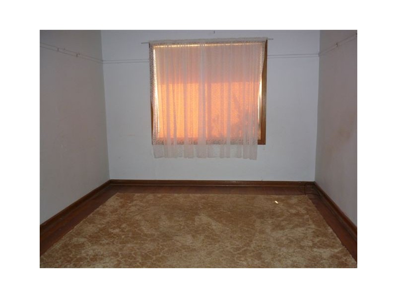 212 Woods Street, Donald VIC 3480