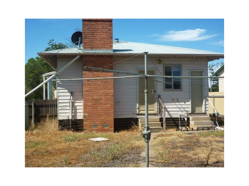 212 Woods Street, Donald VIC 3480
