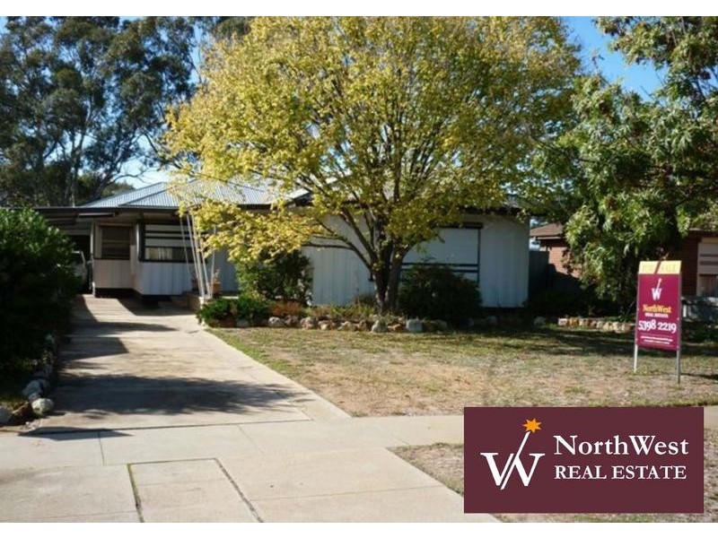 27 Hewitt Street, Warracknabeal VIC 3393