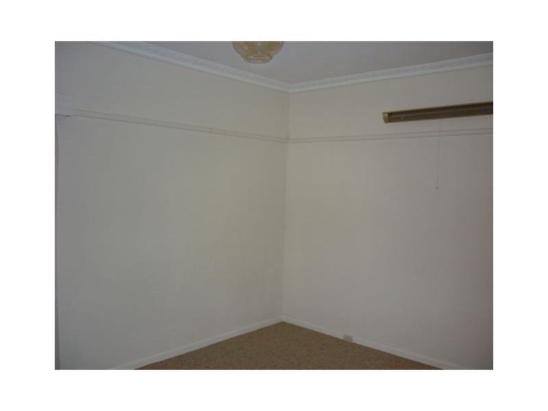 27 Hewitt Street, Warracknabeal VIC 3393