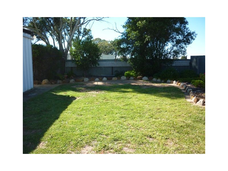 27 Hewitt Street, Warracknabeal VIC 3393